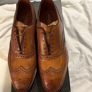 NEW Allen Edmonds mens dress shoe, size 9 walnut color